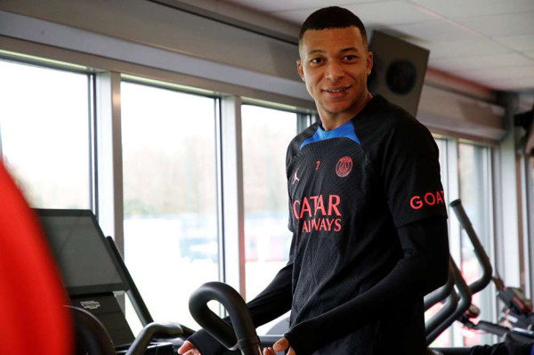 Tepis Rumor Hengkang, PSG Pamer Foto Kylian Mbappe Kembali ke Kamp Pelatihan