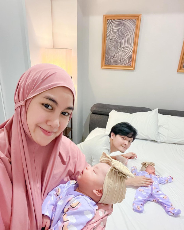 6 Artis Indonesia yang Punya Anak Kembar, Terbaru Anisa Rahma