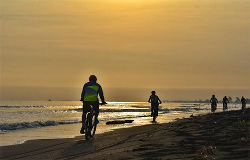 7 Wisata Pantai di Semarang, Nomor 5 Unik Tak Memiliki Pasir