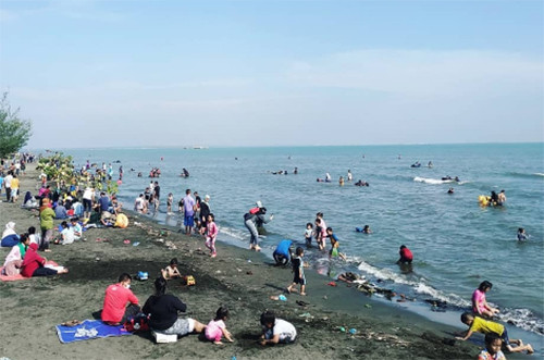 7 Wisata Pantai di Semarang, Nomor 5 Unik Tak Memiliki Pasir