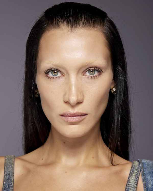 5 Inspirasi Makeup Look Natural untuk Rayakan Natal, Nomor 4 Cocok untuk Pemilik Kulit Kecoklatan