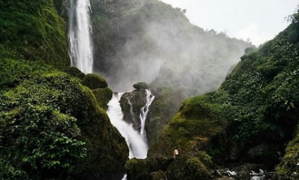 4 Air Terjun Indah yang Cocok Dikunjungi saat Liburan Akhir Tahun, Pesonanya Bikin Betah!