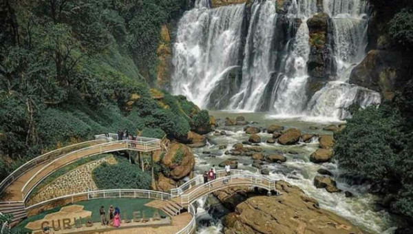 4 Air Terjun Indah yang Cocok Dikunjungi saat Liburan Akhir Tahun, Pesonanya Bikin Betah!