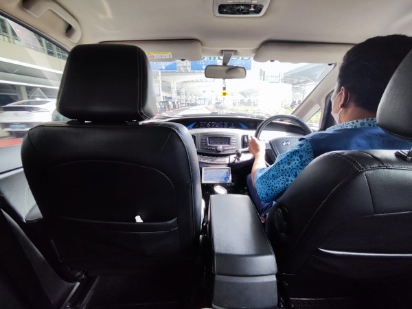 Taksi Listrik Blue Bird BYD e6 Ini Sudah Melaju 500.000 Km, Bagaimana Rasanya?