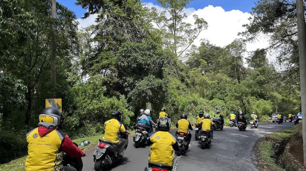 Adira Finance Bantu Kembangkan Desa Wisata Carangsari Bali Bersama dengan Kemenparekraf