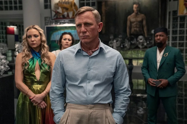 6 Perbedaan Knives Out 2 dengan Film Pertamanya yang Bikin Ceritanya Seru
