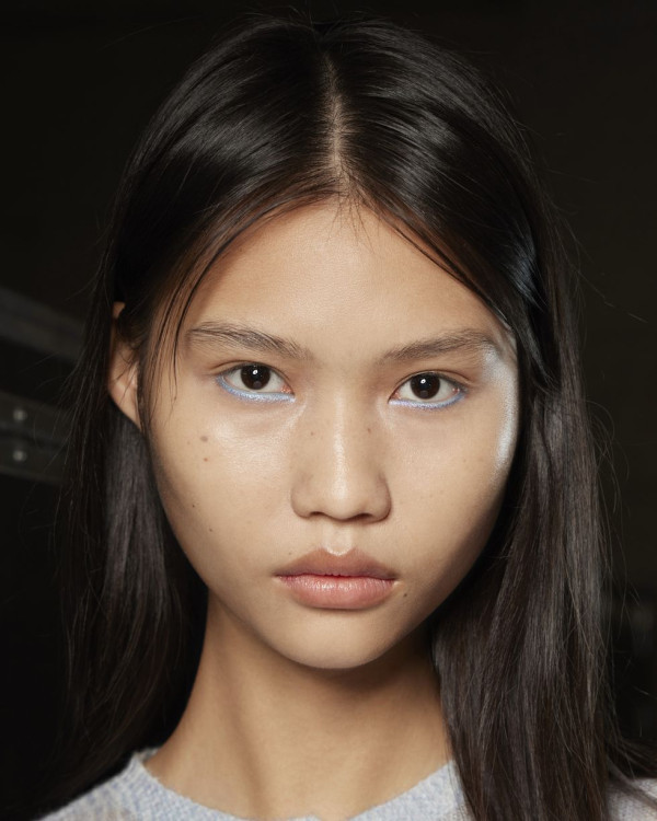 Tampil Beda saat Natal, Simak 5 Inspirasi Makeup Look Nyentrik Berikut Ini