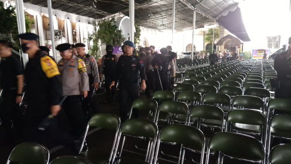 Antisipasi Ancaman Bom Jelang Misa Natal, Polisi Sterilisasi Gereja di Bogor