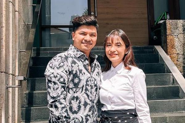 5 Artis Tanah Air yang Rayakan Natal di Luar Negeri, Nomor 4 Sekalian Pulang Kampung
