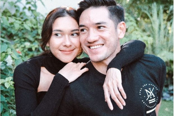 5 Artis Tanah Air yang Rayakan Natal di Luar Negeri, Nomor 4 Sekalian Pulang Kampung
