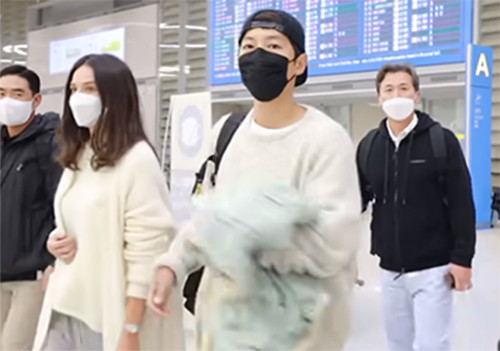 Song Joong Ki dan Kekasih Barunya Datangi Klinik Kandungan, Sedang Hamil?