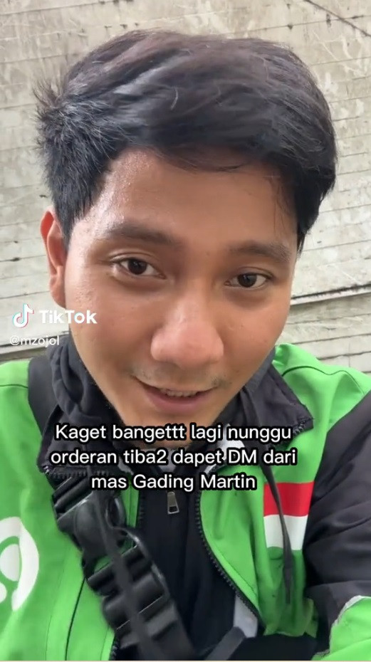 Gading Marten Hadiahi Driver Ojol Sepatu Bermerek, Ceritanya Bikin Haru