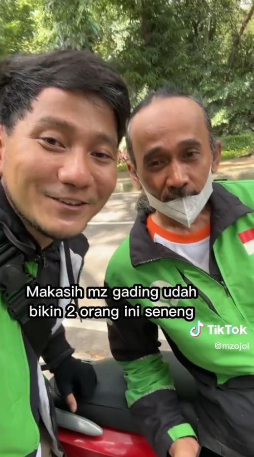 Gading Marten Hadiahi Driver Ojol Sepatu Bermerek, Ceritanya Bikin Haru