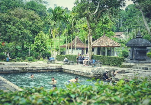 5 Destinasi Wisata Pemandian Air Panas untuk Relaksasi di Masa Libur Tahun Baru
