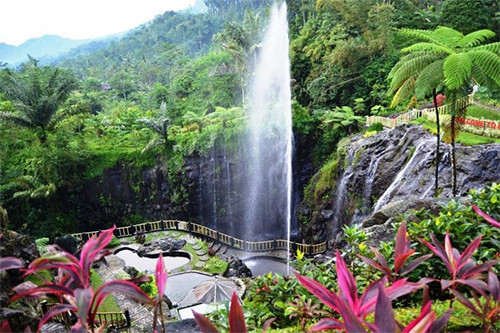 5 Destinasi Wisata Pemandian Air Panas untuk Relaksasi di Masa Libur Tahun Baru