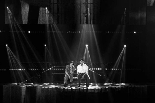 Bright Vachirawit Ulang Tahun ke-25, Win Metawin Beri Kejutan Spesial di Konser