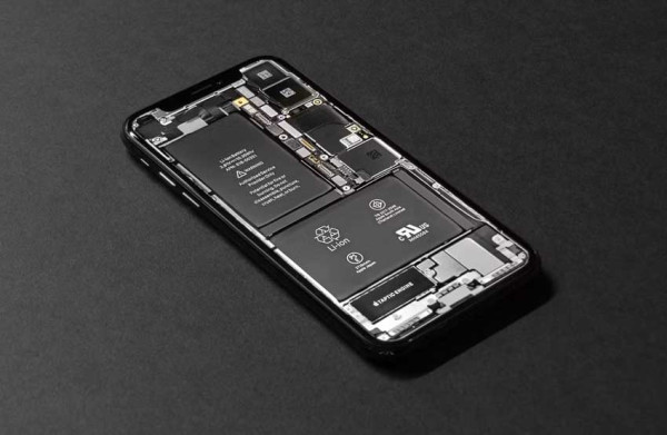 Aturan Baru, Smartphone Akan Kembali Gunakan Baterai Lepas