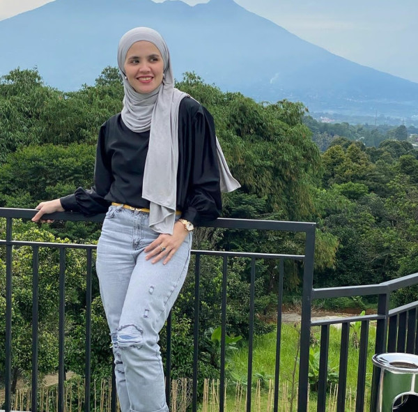 Profil Istri Indra Bekti, Aldila Jelita yang Setia Temani sang Suami saat Sakit
