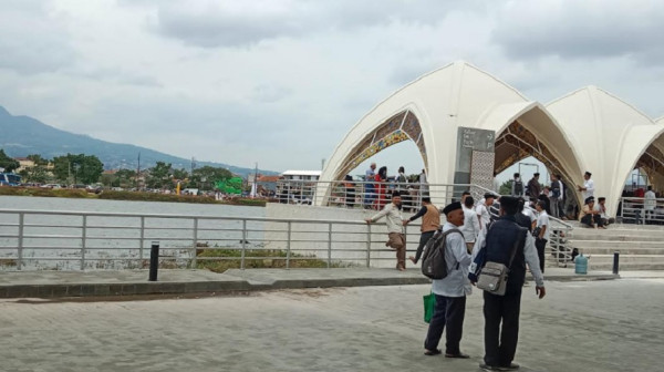 Penampakan Masjid Al Jabbar Bakal Dikelilingi Danau, Keren Layaknya di Venesia