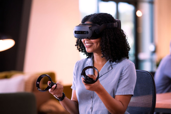 Prediksi Teknologi di 2023: Teknologi Holografik, Enterprise Metaverse, hingga HP Layar Gulung