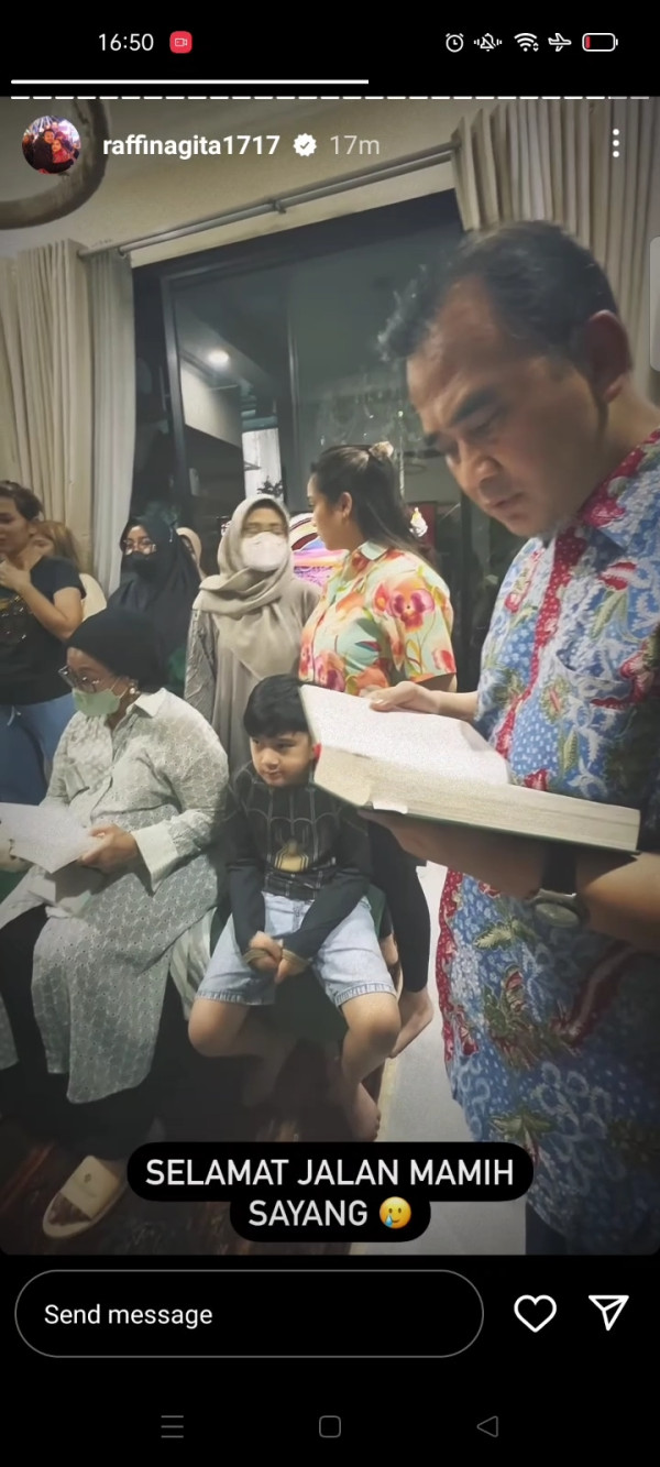 Tangis Amy Qanita Pecah saat Nenek Raffi Ahmad, Mami Popon Meninggal Dunia