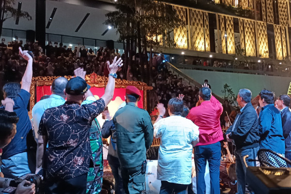 Heru Tinjau Panggung Festival Malam Tahun Baru di Sudirman-Thamrin, Pesan 3 Hal