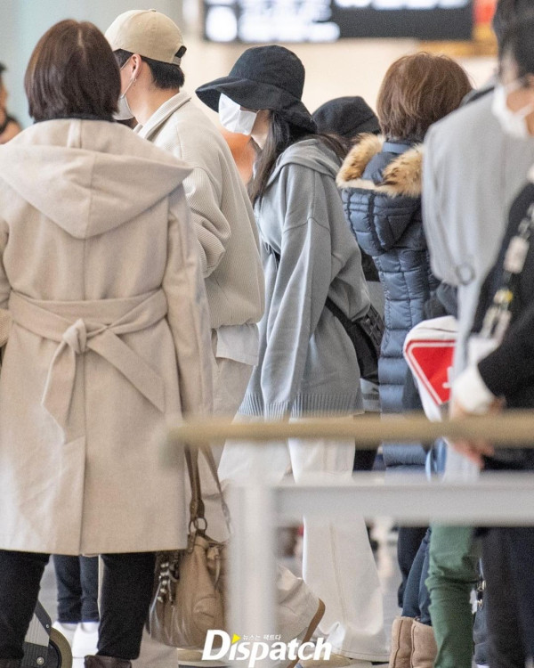 6 Potret Lee Jong Suk dan IU Liburan di Jepang yang Diciduk Dispatch
