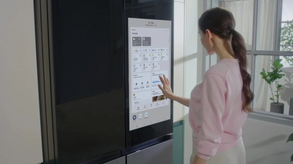 Punya Layar 32 Inci, Kulkas Samsung Siap Tayangkan TikTok Live