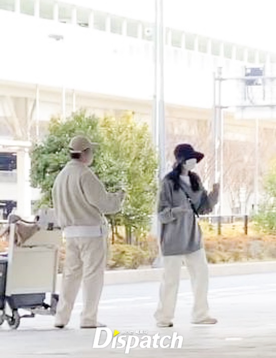 6 Potret Lee Jong Suk dan IU Liburan di Jepang yang Diciduk Dispatch