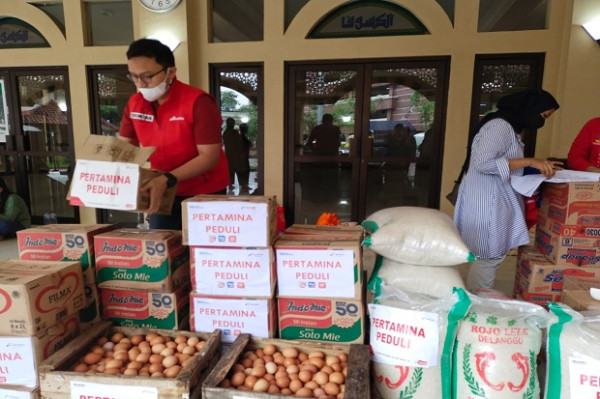 Banjir Melanda Semarang, Pertamina Gerak Cepat Salurkan Bantuan Bright Gas dan Sembako ke Posko Utama