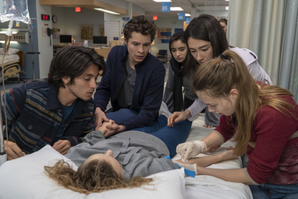 10 Serial Netflix yang Dibatalkan meski Baru 1 Season, Ada 1899