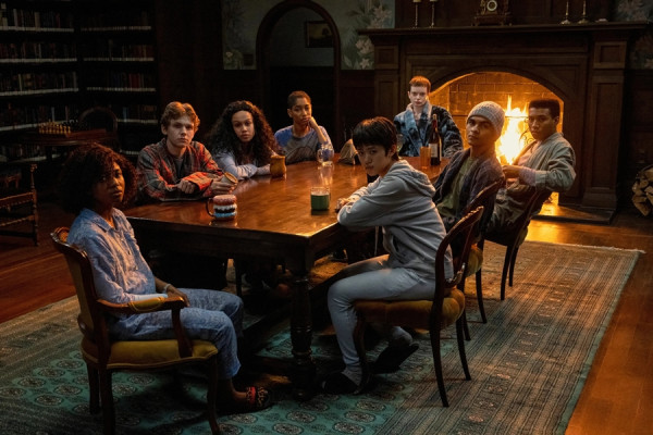 10 Serial Netflix yang Dibatalkan meski Baru 1 Season, Ada 1899