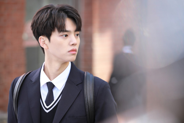 5 Karakter Sad Boy dalam Drama Korea, Punya Kisah Cinta Pilu yang Menyedihkan