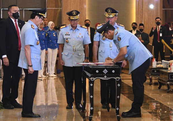 Lantik Dirjen Imigrasi Baru, Menkumham Perintahkan 6 Langkah Penting