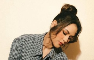 6 Ide Hair Style ala Raisa Andriana untuk Rambut Panjang, Bisa Jadi Inspirasi