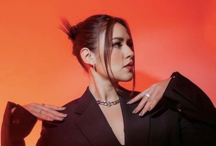 6 Ide Hair Style ala Raisa Andriana untuk Rambut Panjang, Bisa Jadi Inspirasi