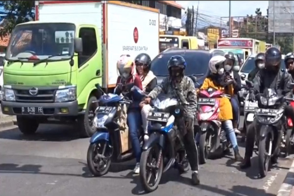 Unik, di Bandung Ada Lampu Lalu Lintas yang Nyala Merah Selama 15 Menit