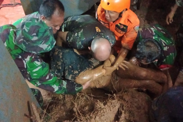 Pudakpayung Semarang Diterjang Longsor, 1 Warga Tewas Tertimbun