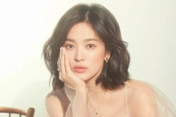 7 Artis Korea Cantik Usia 40-an yang Tetap Terlihat Awet Muda