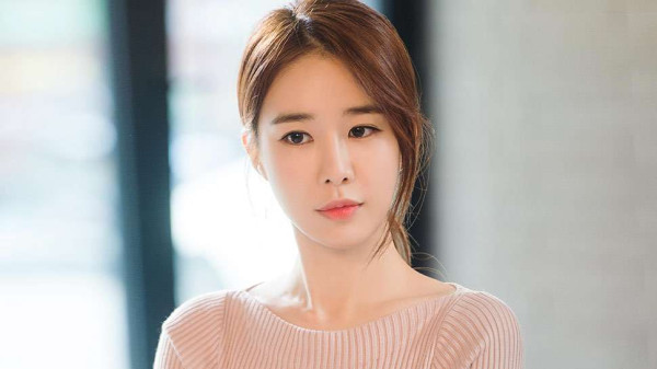 7 Artis Korea Cantik Usia 40-an yang Tetap Terlihat Awet Muda