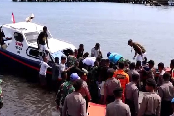 Kapal Cepat Terbalik di Perairan Serui, 2 Tewas dan 3 TNI Hilang
