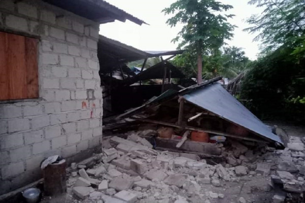Penampakan Kerusakan Akibat Gempa Bumi Magnitudo 7,5 di Maluku