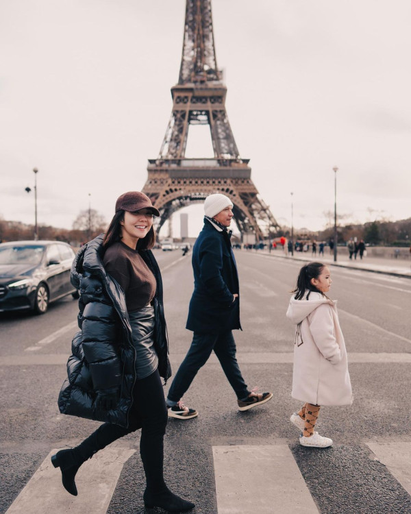 6 Momen Kebersamaan Gisel, Gading dan Gempi di Paris, Warganet Doakan Bersatu Lagi