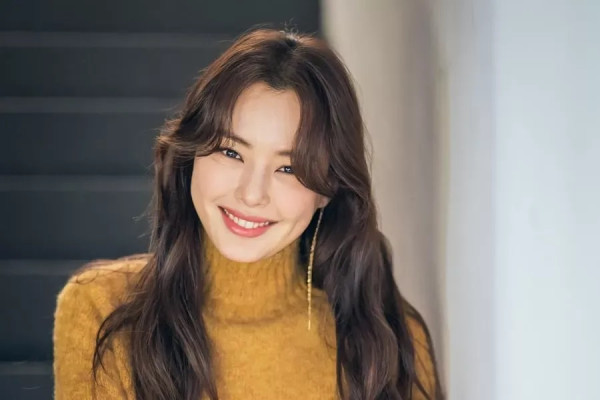 4 Artis Korea Melahirkan di Usia 40 Tahun, Terbaru Son Ye Jin
