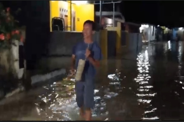 Banjir Rendam 2 Kecamatan, Ratusan Warga Majalengka Terpaksa Mengungsi