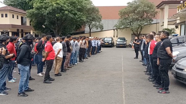 Cari Bandar Narkoba Alex Bonpis, Seratusan Polisi Gerebek Kampung Bahari