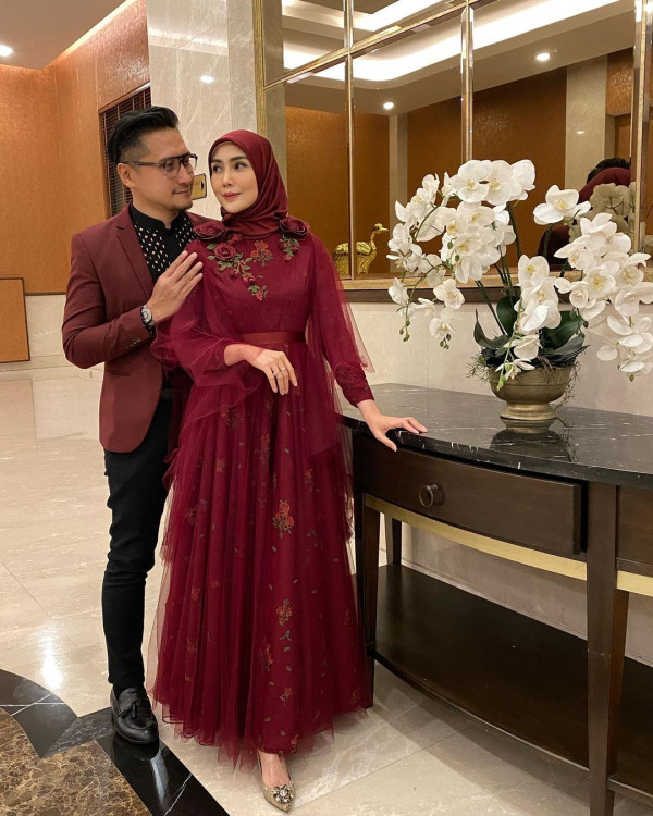 8 Artis Indonesia Putuskan Hijrah setelah Menikah, Tampil Tertutup dan Perdalam Agama
