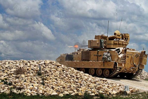 5 Kecanggihan Kendaraan Tempur Infanteri M2A4 Bradley, Nomor 3 Bisa Hancurkan Tank
