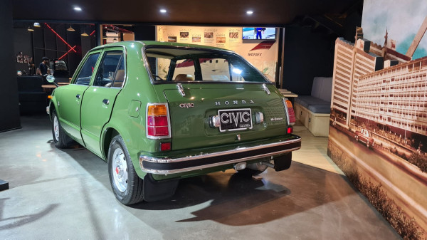 Bikin Nostalgia, Honda Civic Generasi Pertama Dipamerkan di Dreams Cafe Jakarta