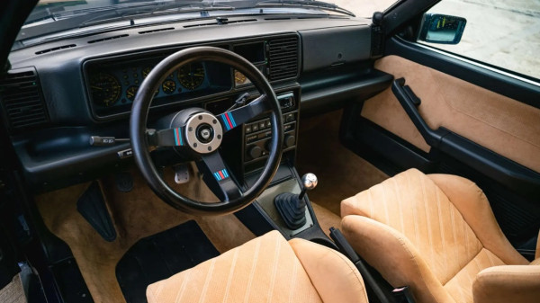 Mr Bean Lelang Mobil Retro Kesayangan Rp1,3 Miliar